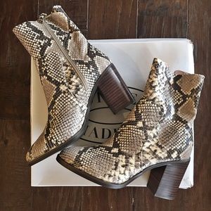 BRAND NEW WITH BOX Steve Madden boots